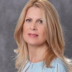 רוח רגינה אונגר - מרצה קורס ניהול פיננסי של להב פיתוח מנהלים